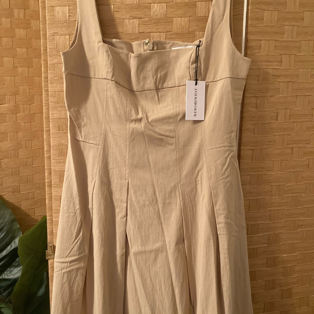 WEWOREWHAT Beige Pleated Dress
US Women’s 14